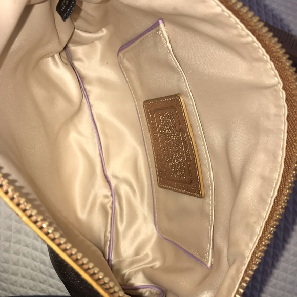 Small Coach metallic gold shoulder bag - Picture 5 of 13